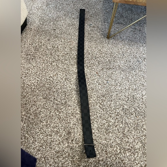 Mens reversible Louis Vuitton belt - Picture 8 of 8